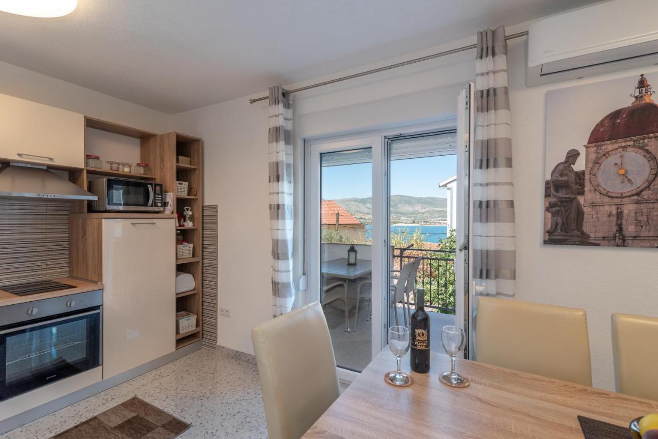 Apartment Gagula With Jacuzzi Trogir Exterior photo
